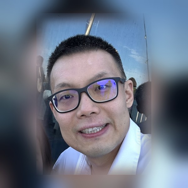 Hao Qian, author of Friends Intelligence